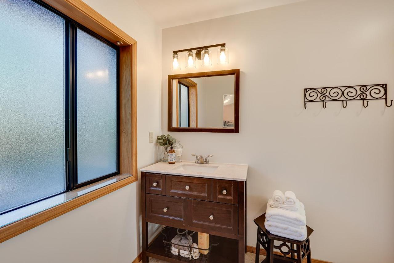 Cozy Central Point Bungalow On Working Winery! 外观 照片