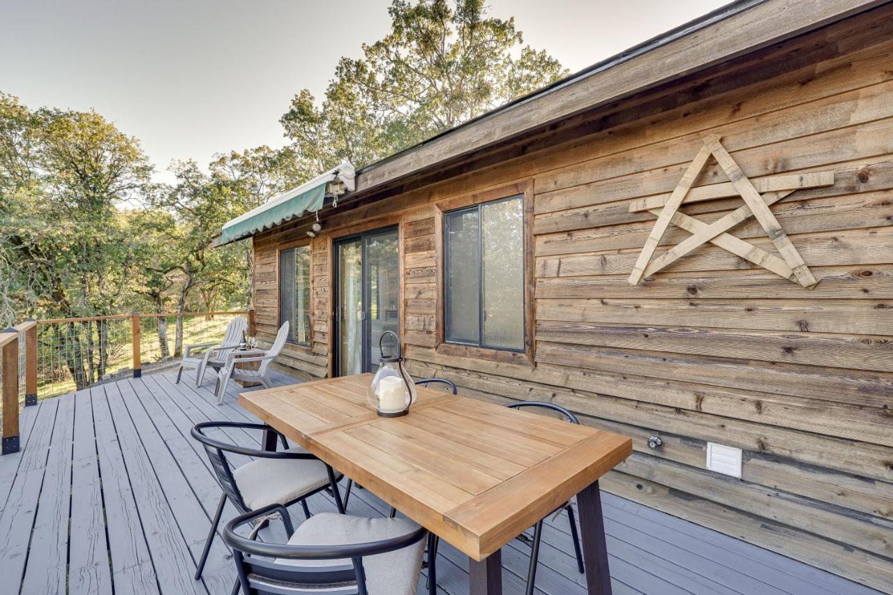 Cozy Central Point Bungalow On Working Winery! 外观 照片